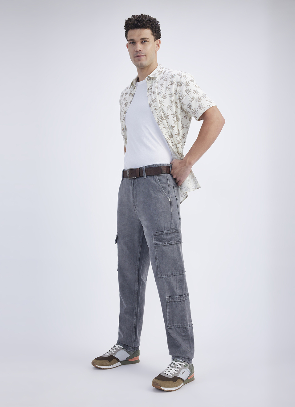 Men Grey Straight Fit Mid Rise Cargo Jeans, , large image number 5