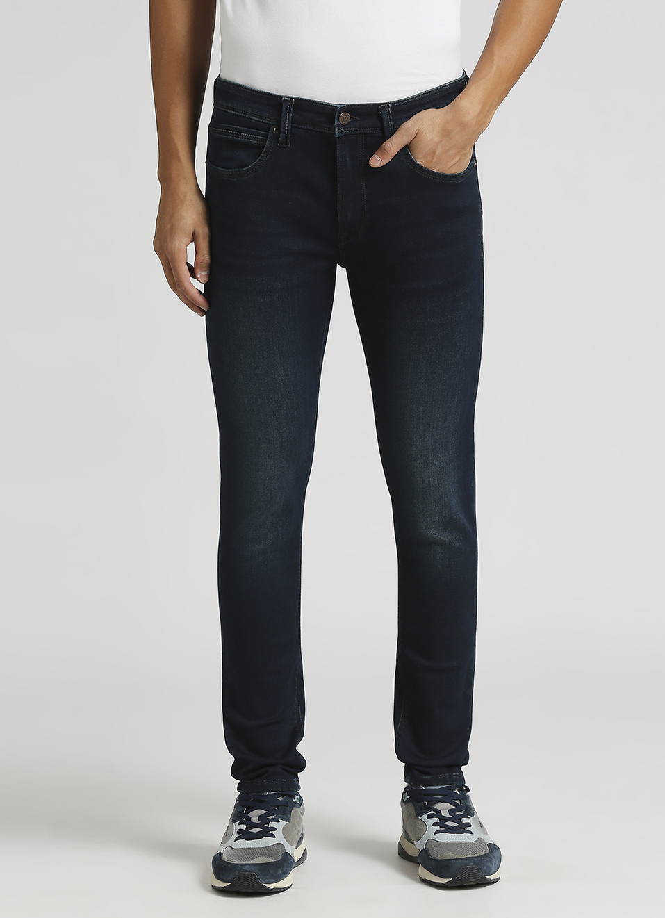 Chinox Mid Rise Skinny Fit Jeans, , large image number 2