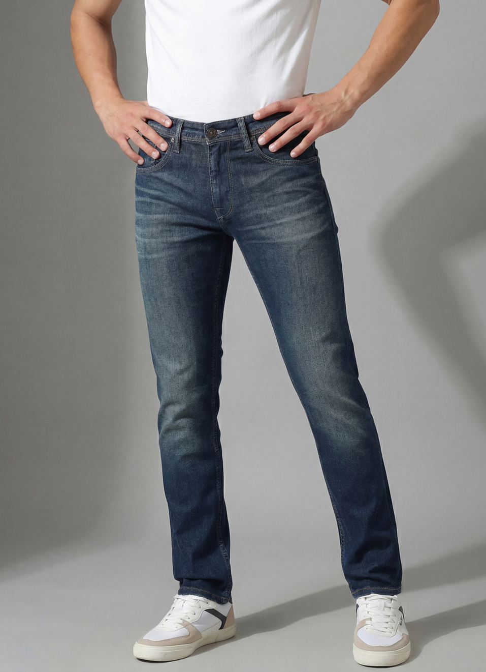 Tapered Vapour Fit Low Waist Jeans, , large image number 0