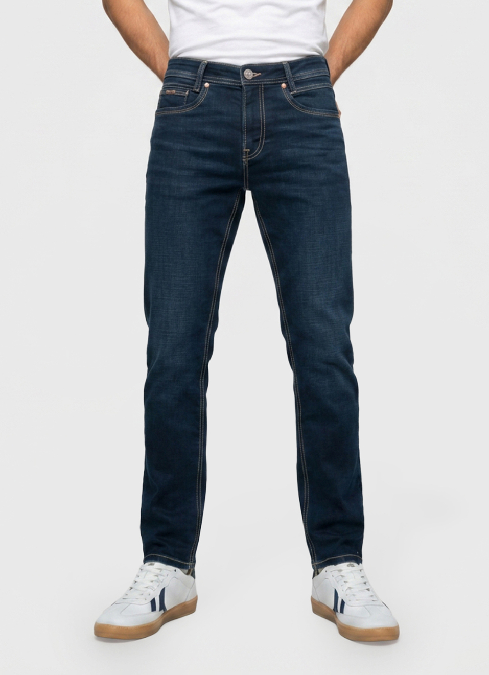 Men Black Slim Stretchable Jeans, , large image number 2