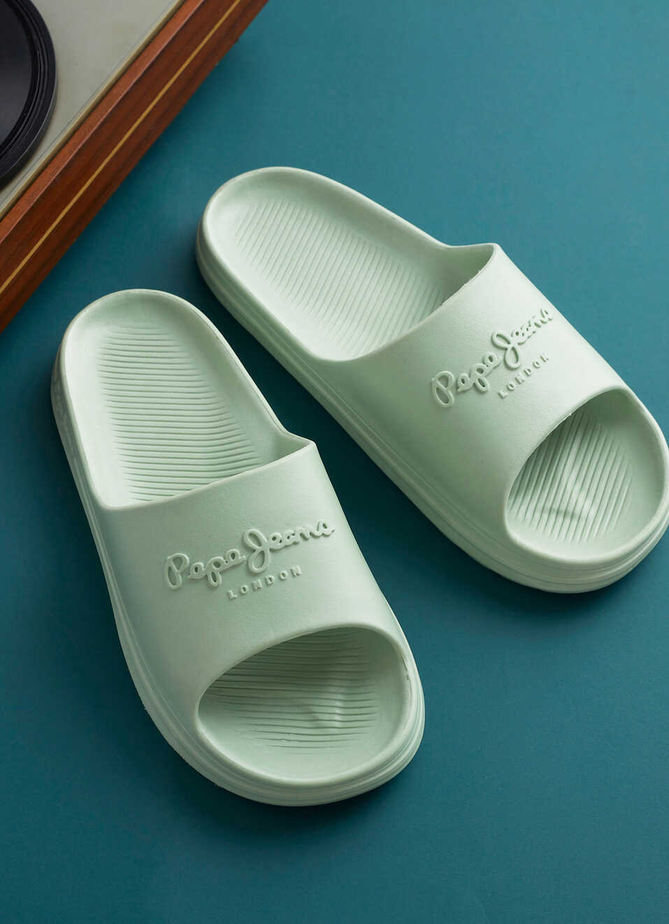Men Pistachio Green Classic Logo Lightweight Slides, , large image number 0