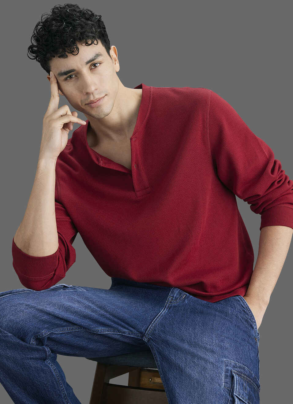 Men Red Solid Slim Fit Long Sleeve Henley T-shirt, , large image number 0