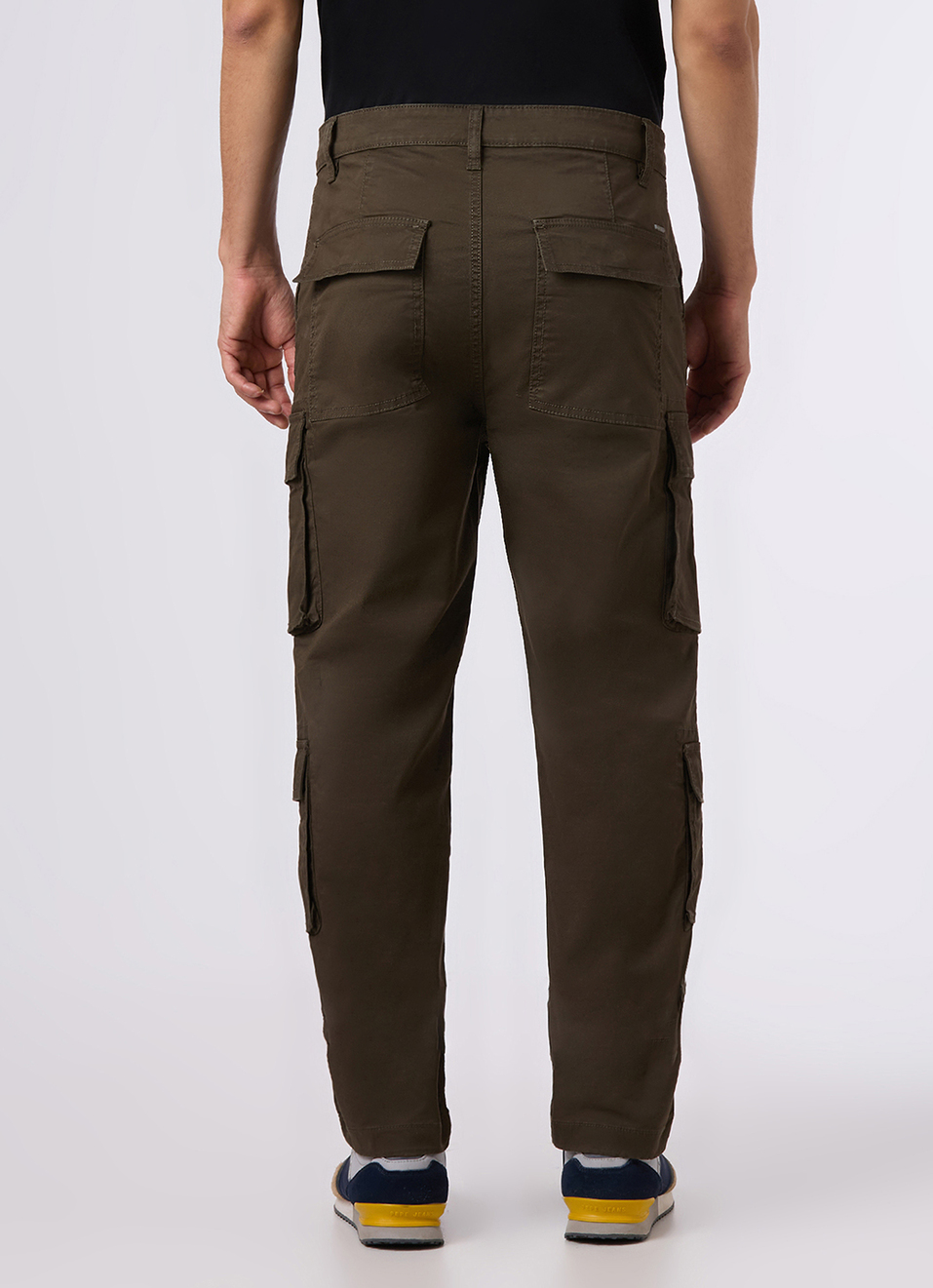 Men Dark Olive Multi-pocket Utility Design Cargo Pants, , large image number 2