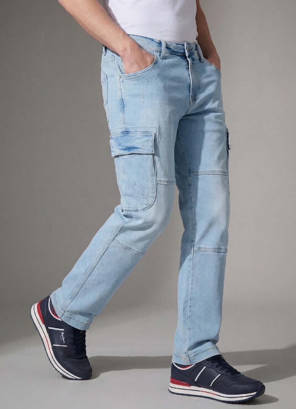 Men Blue Straight Fit Mid Rise Cargo Jeans, , large image number 0