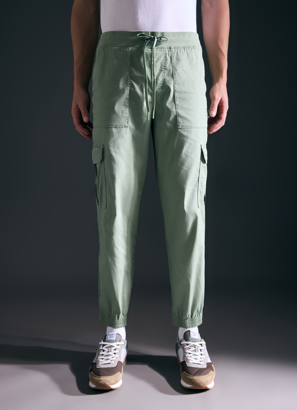 Men Green Mid Rise Cargo Joggers, , large image number 1