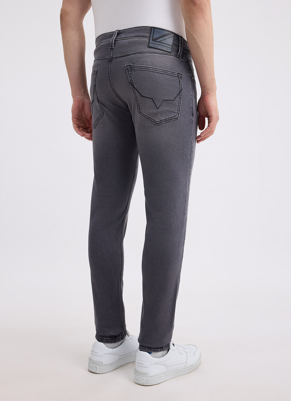 Men Dark Grey Low Rise Tapered Structured Jeans, , large image number 3