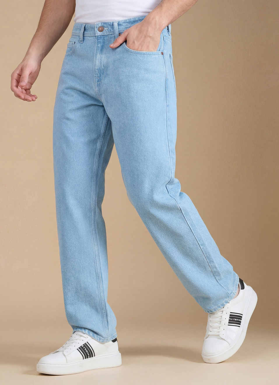 Men Light Blue Mid Rise Relaxed Fit Jeans, , large image number 0