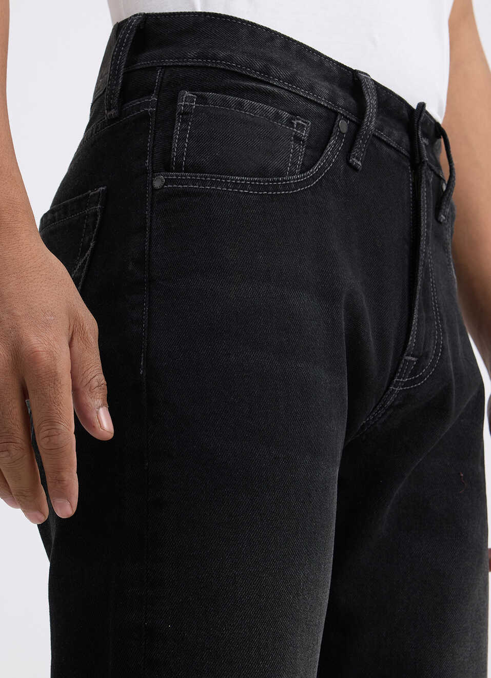 Men Black Straight Fit Mid Rise Jeans, , large image number 4