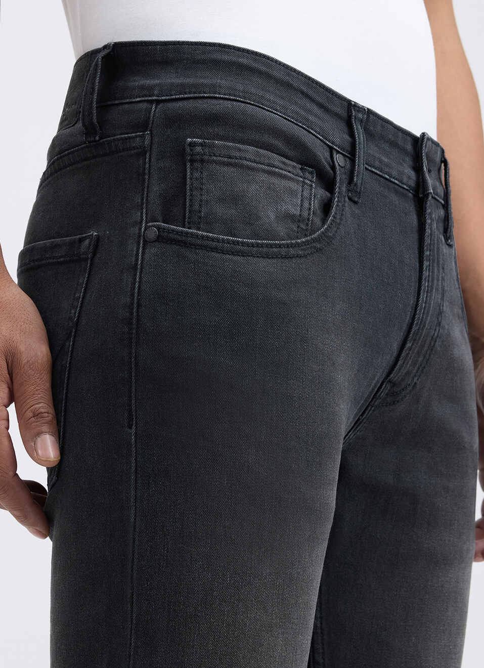 Men Black Slim Fit Mid Rise All Climate Streachable Jeans, , large image number 4