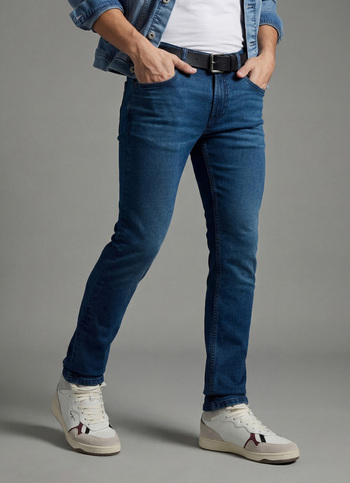 Men Green Slim Fit Mid Rise Jeans 