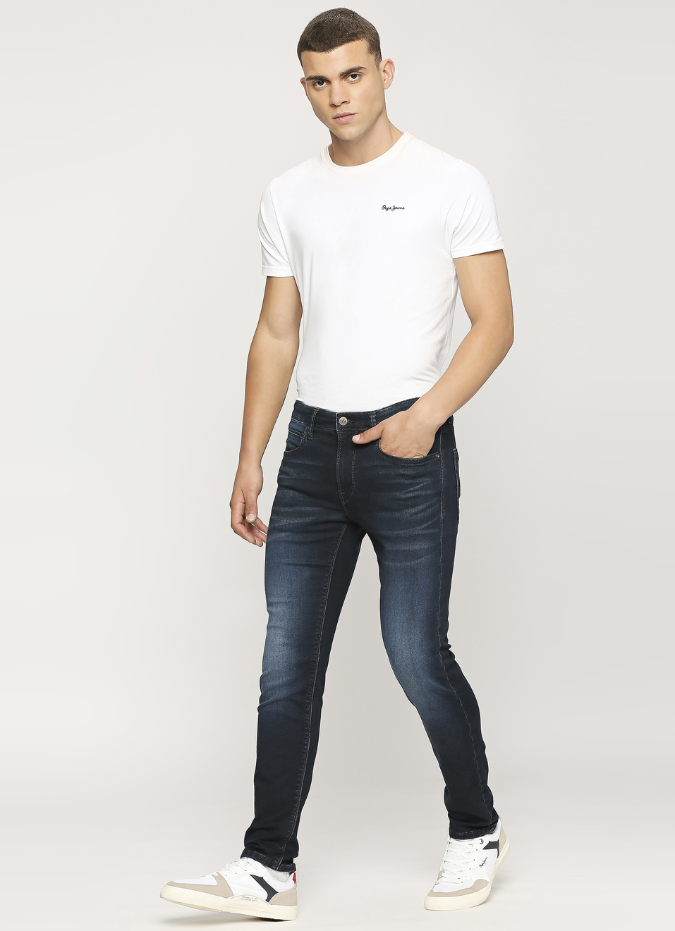 Vapour Blue Low Rise Slim Fit Tapered Jeans, , large image number 5