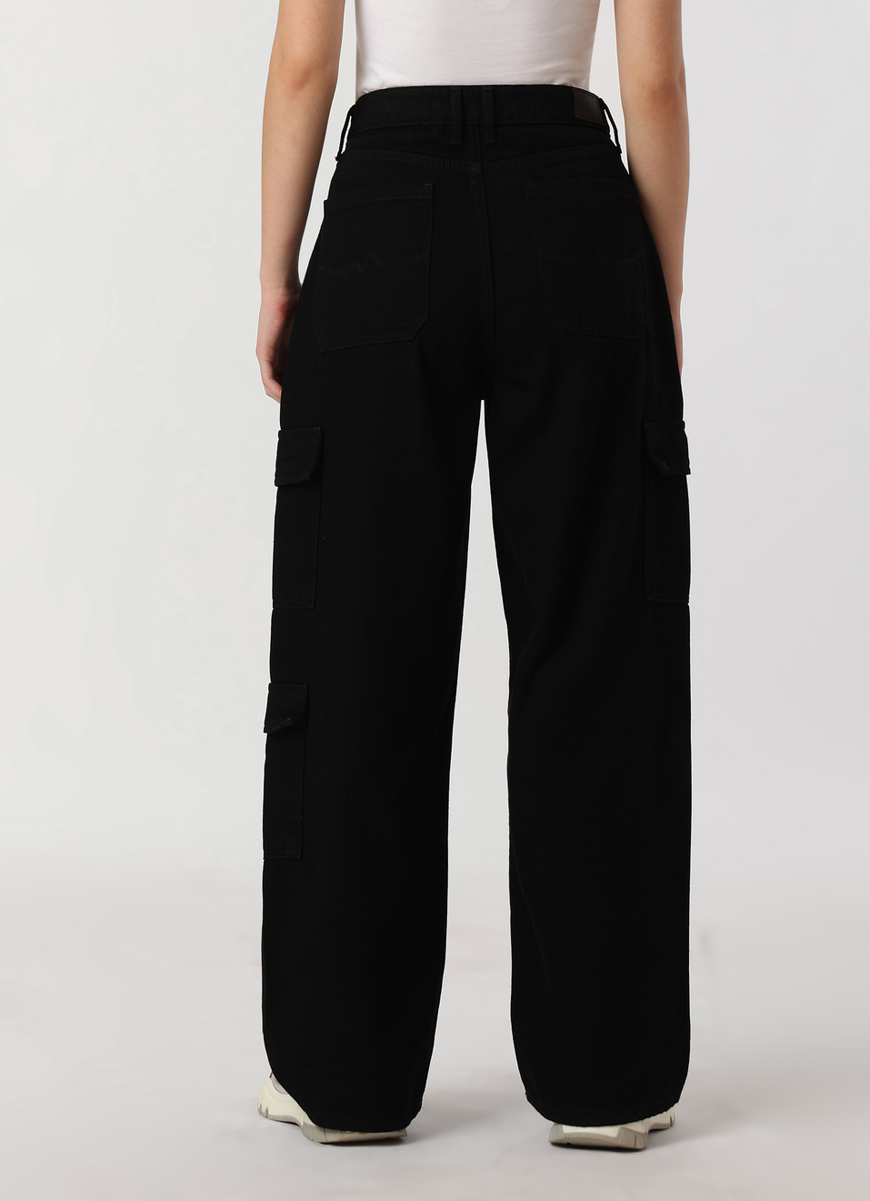 Women Black High Rise Straight Fit Cargo Jeans, , large image number 2