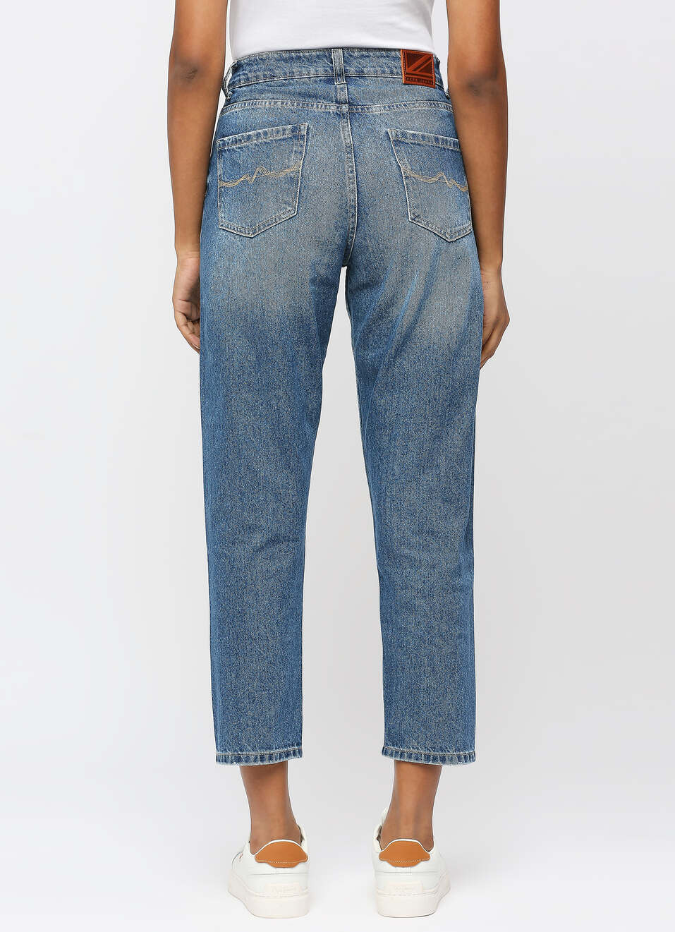 Mom Blue High Rise Relaxed Fit Jeans, , large image number 2