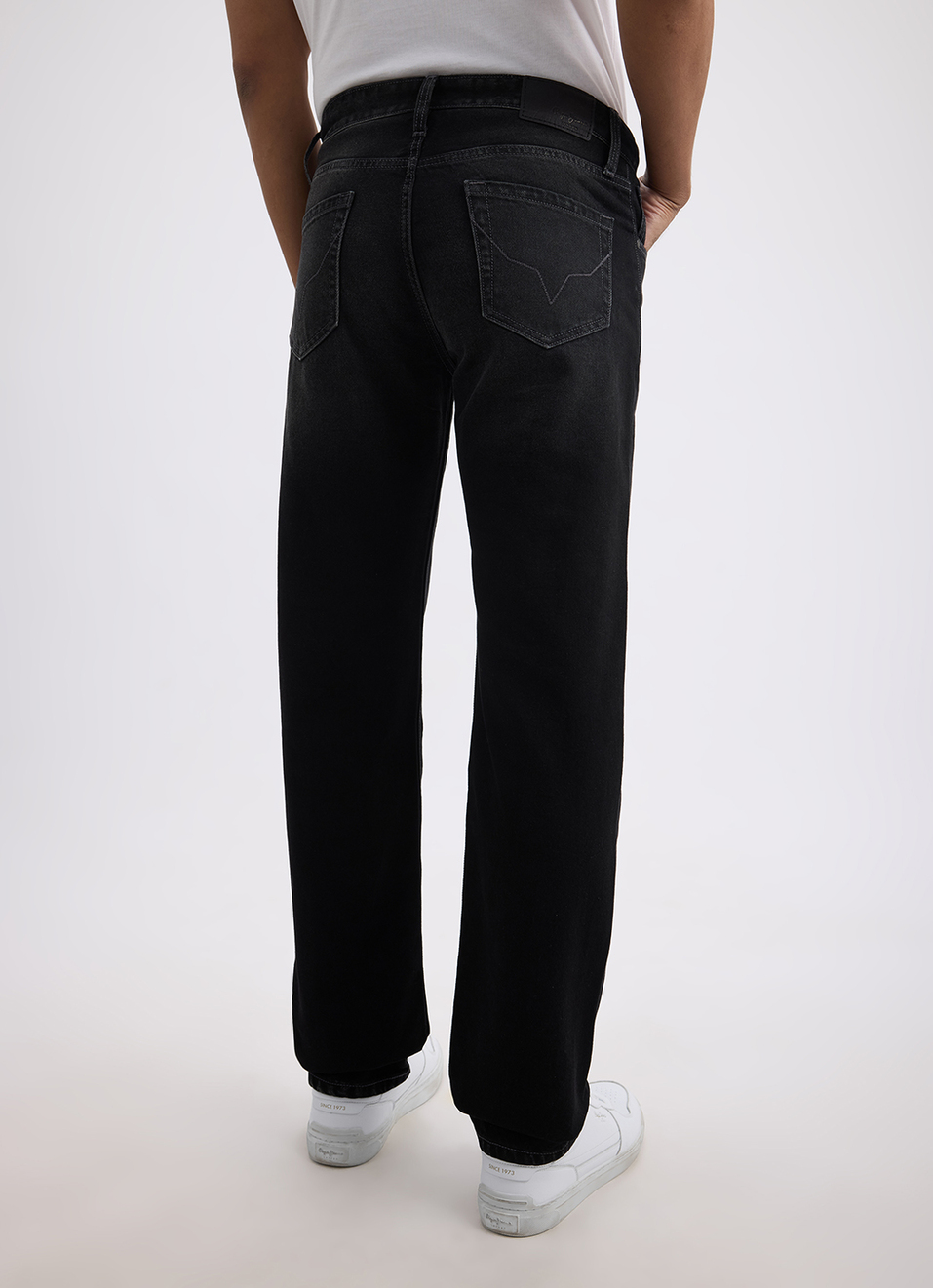 Men Black Straight Fit Mid Rise Jeans, , large image number 3