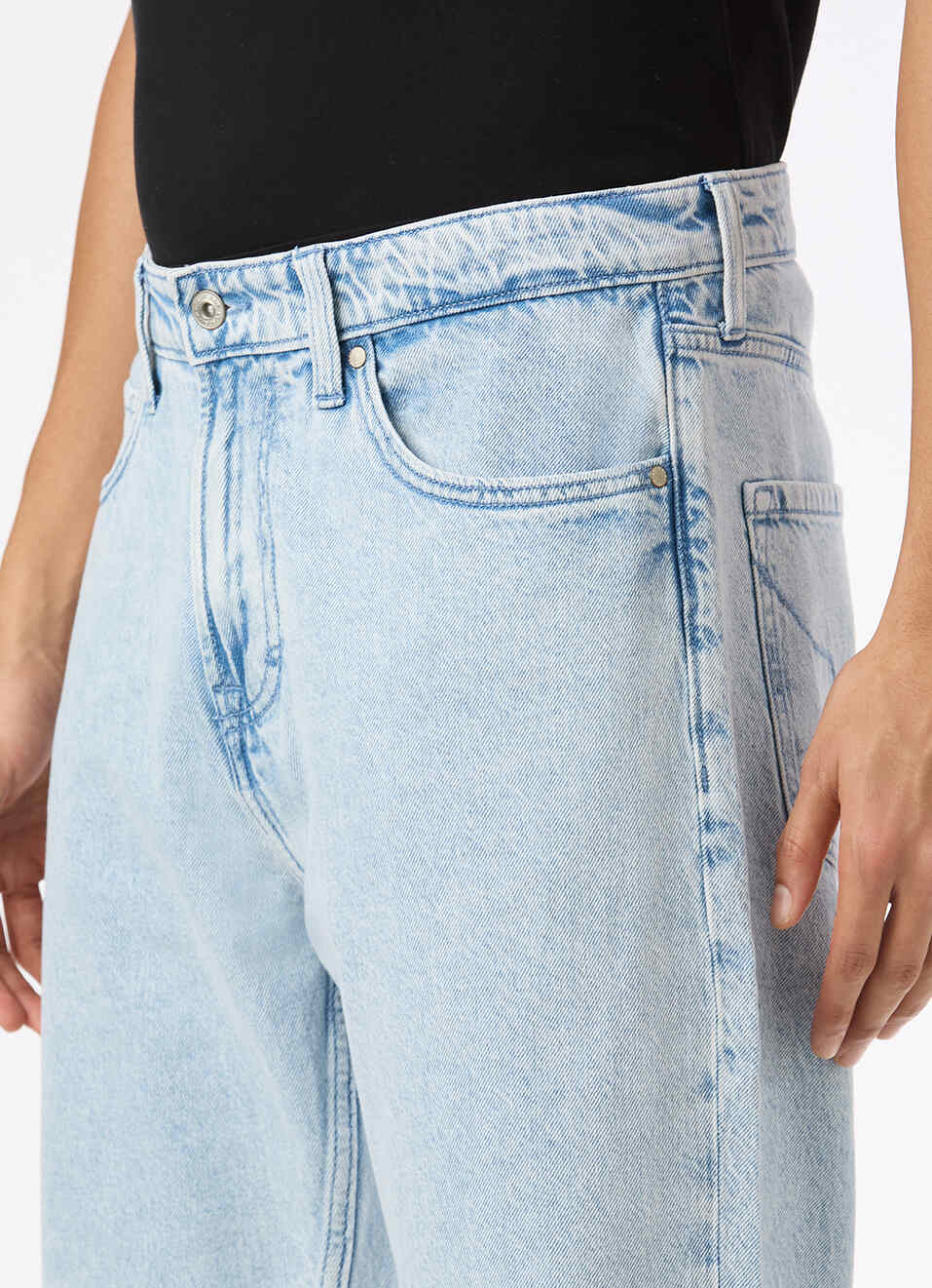 Men Light Blue Mid Rise Baggy Fit Tapered Jeans, , large image number 4