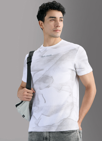 Men White Printed Slim Fit T-shirt
