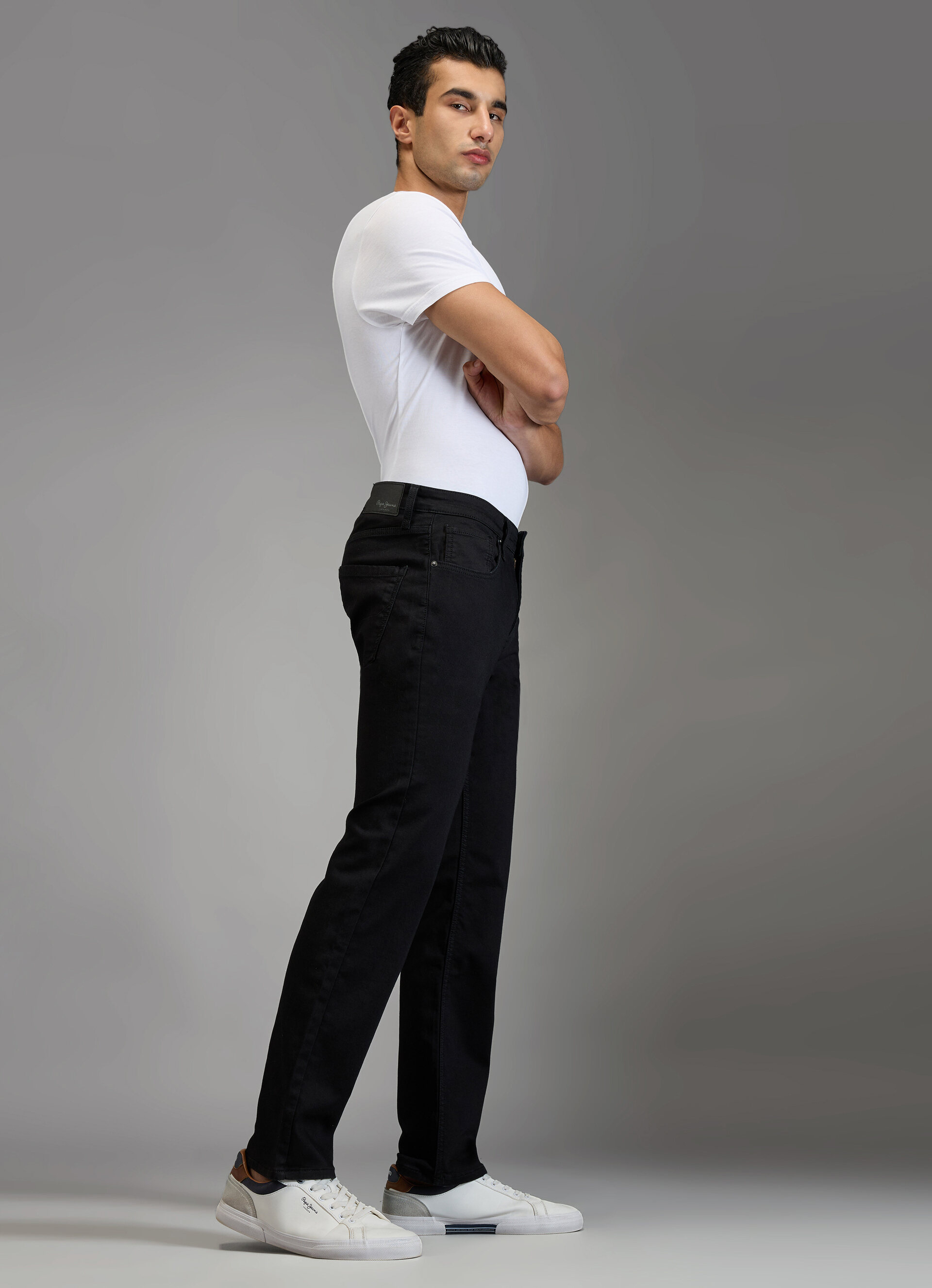 Men Black Straight Fit Mid Rise Stretchable Jeans, , large image number 10