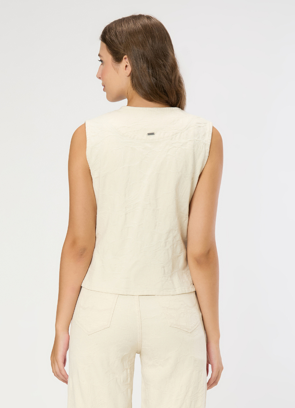 Women Off White Sleeveless Denim Jacket, , large image number 2