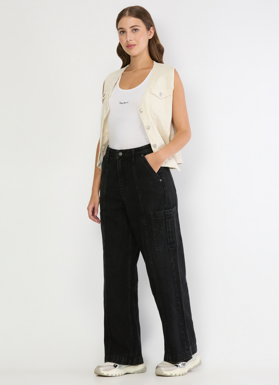 Women Black Used Cargo Straight Jeans, , large image number 0