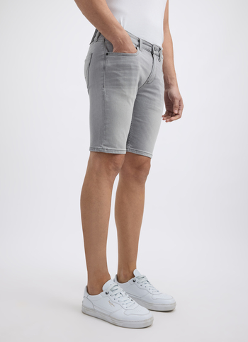Men Grey Mid Rise Slim Fit Shorts