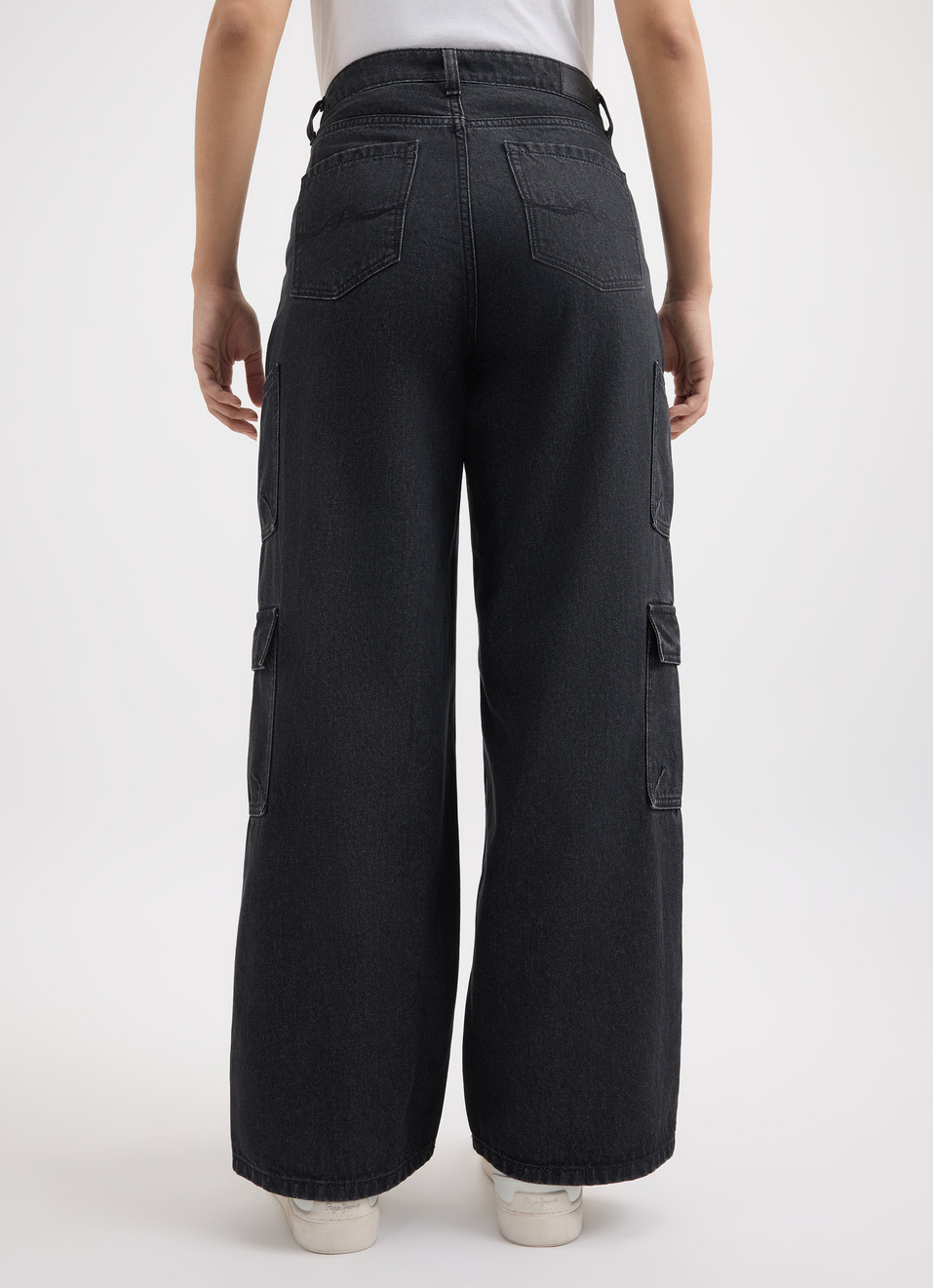 Women Black Straight Fit High Rise Cargo Jeans , , large image number 2