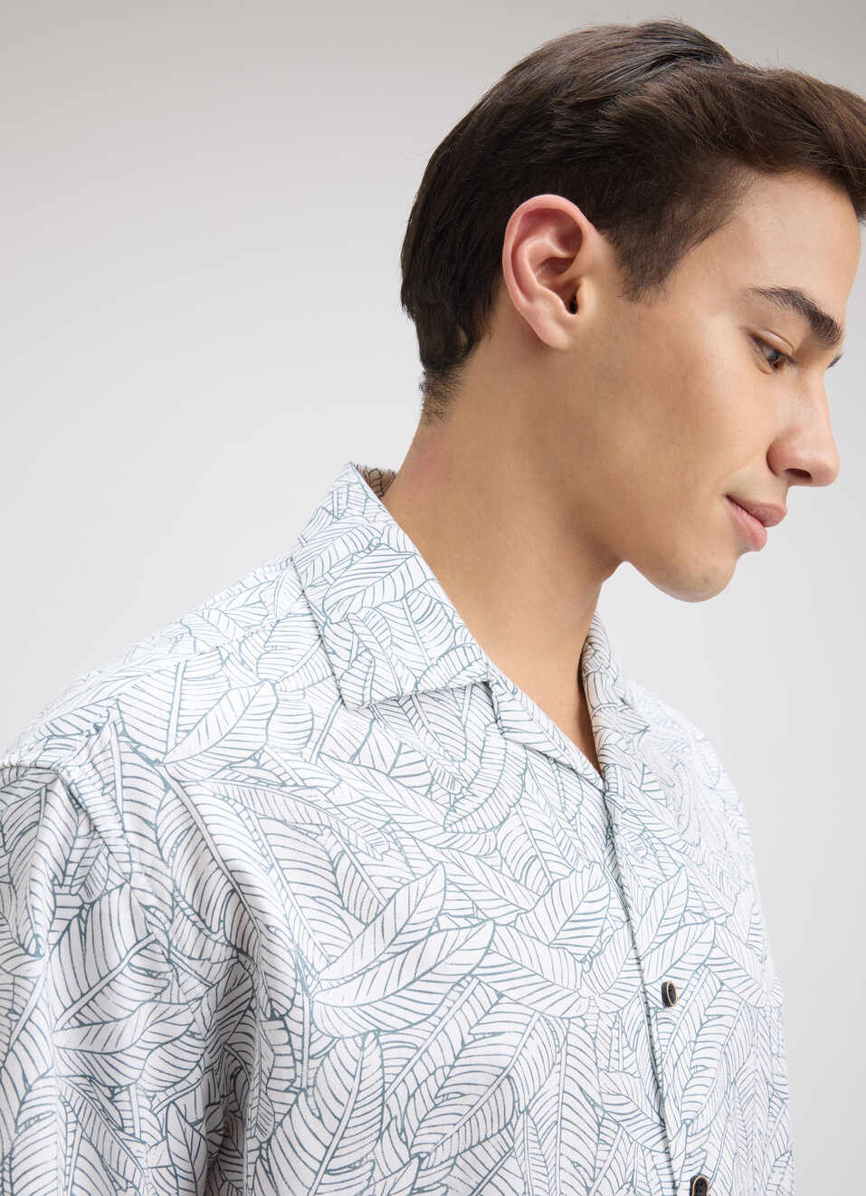 Men White Printed Resort Collar Short Sleeve Shirt, , large image number 4