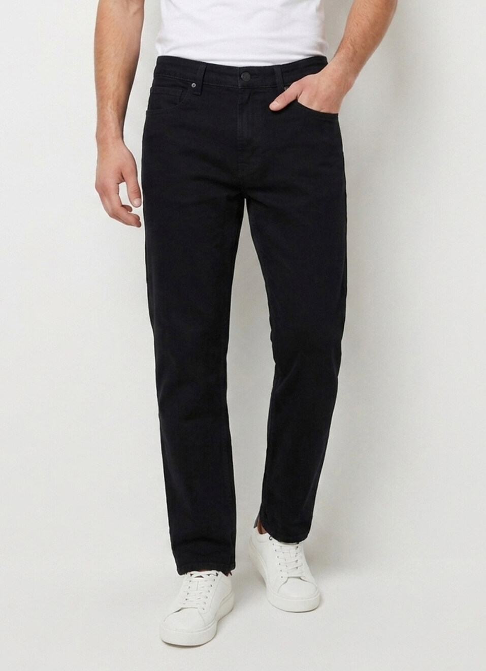 Men Black Relaxed Straight Fit Mid Rise Jeans, , large image number 2