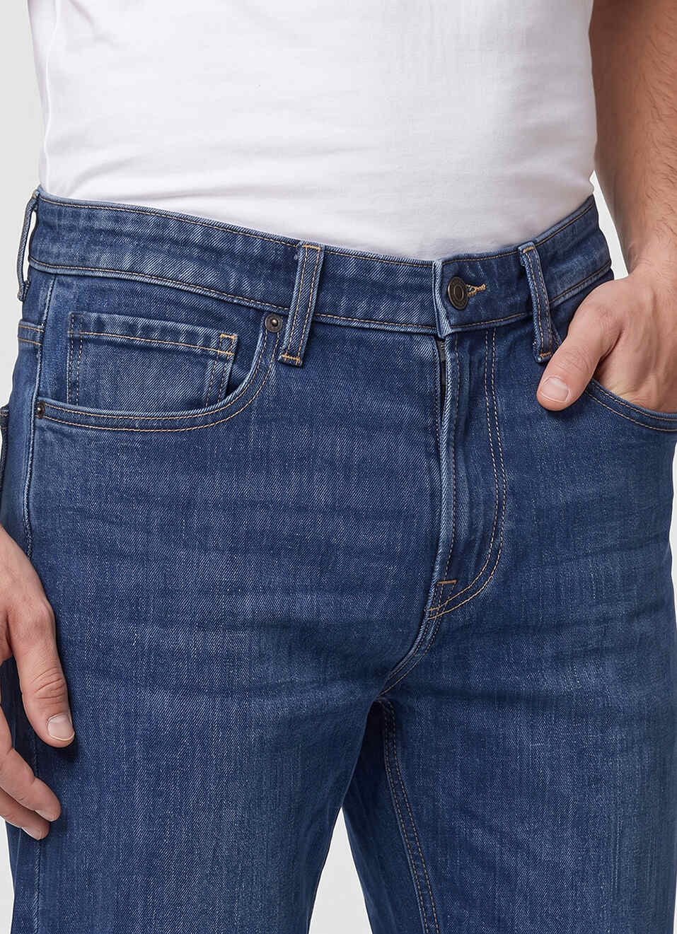 Men Blue Relaxed Straight Fit Mid Rise Jeans, , large image number 4