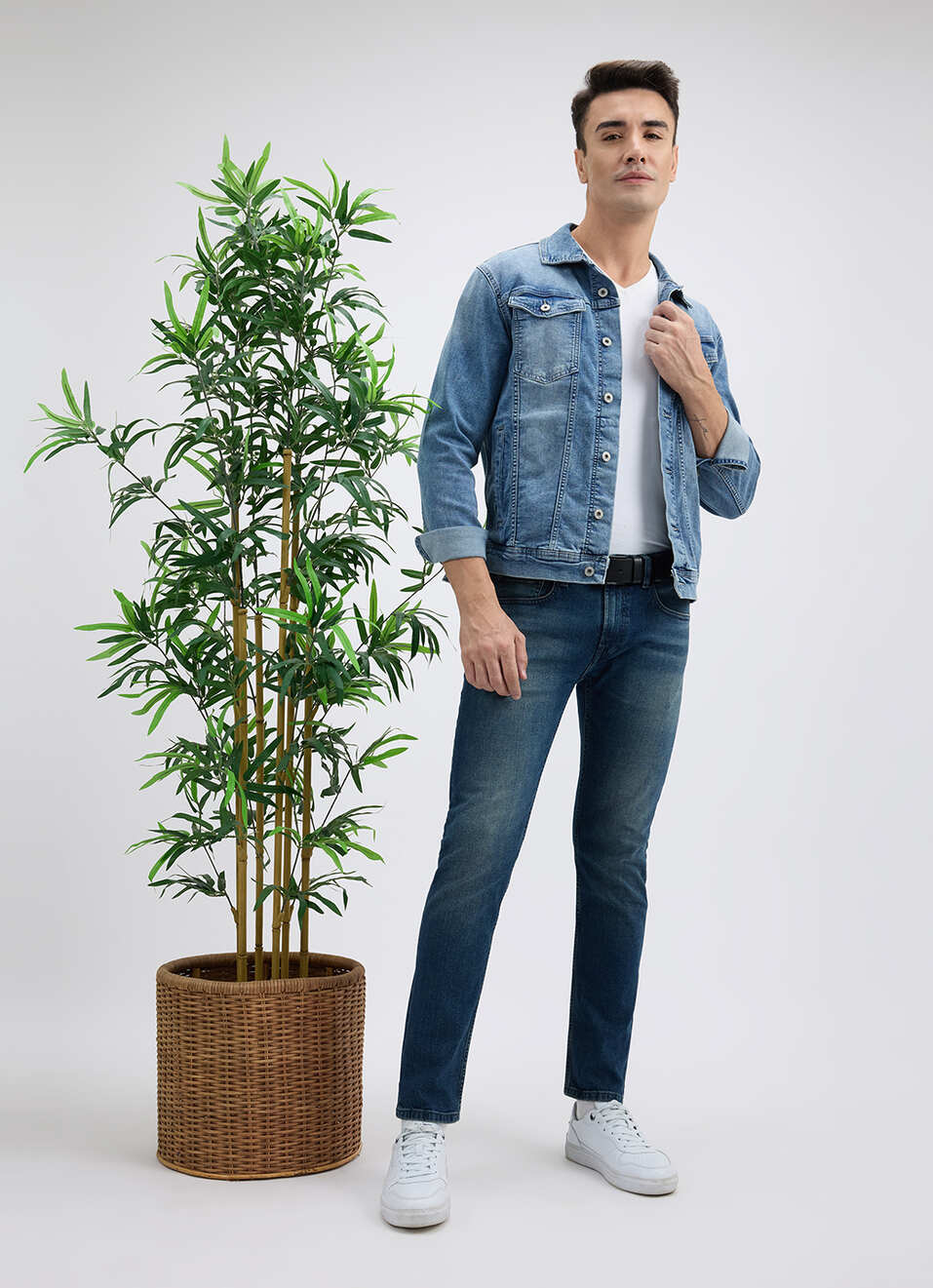 Men Blue Slim Tapered Fit Low Rise Jeans , , large image number 1