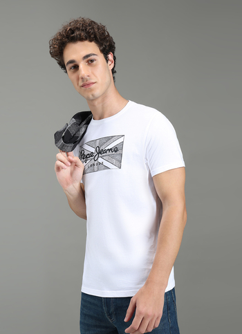 Men White Slim Fit Graphic T-shirt