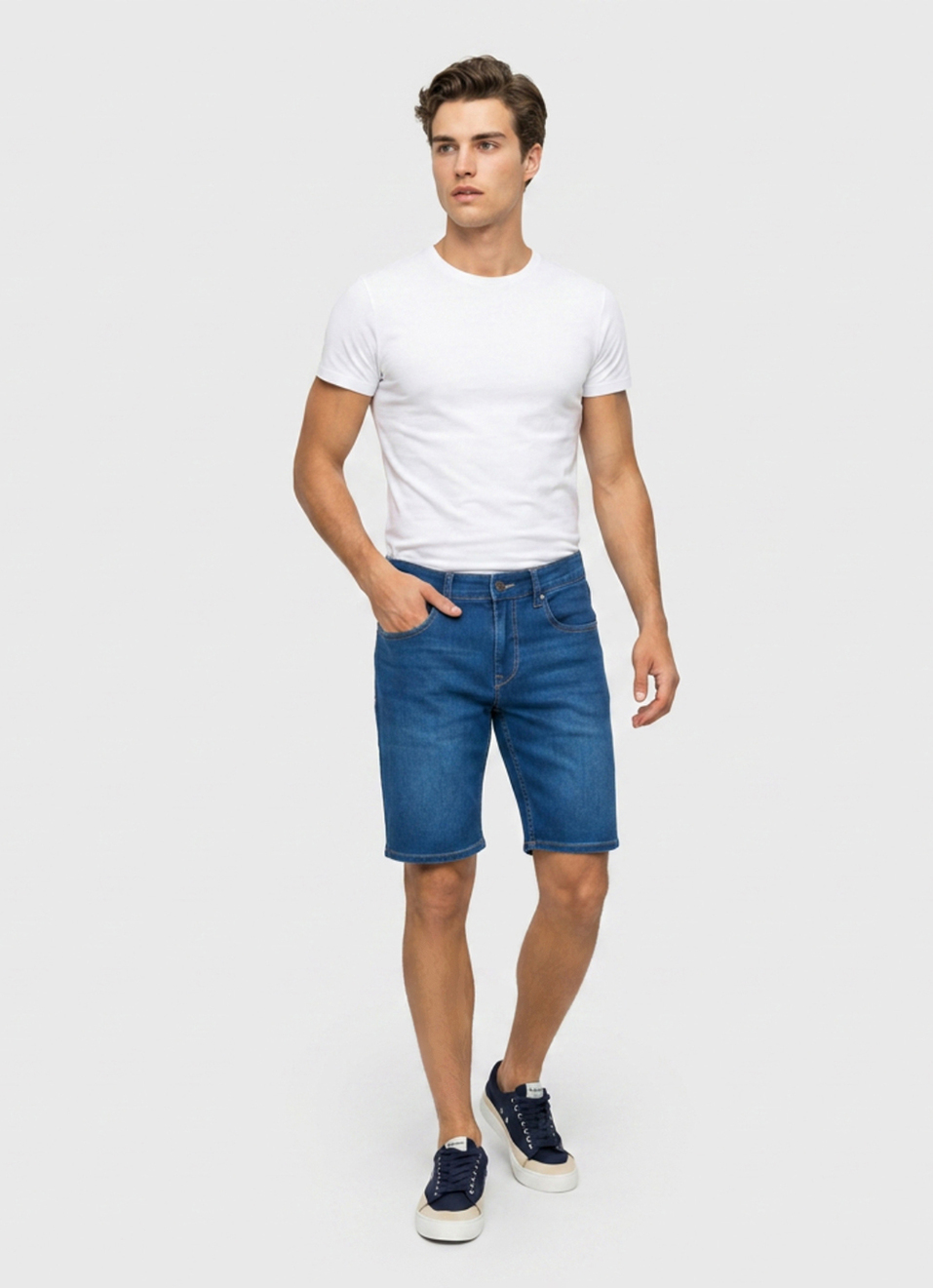 Men Blue Slim Fit Mid Rise Stretchable Denim Shorts, , large image number 7