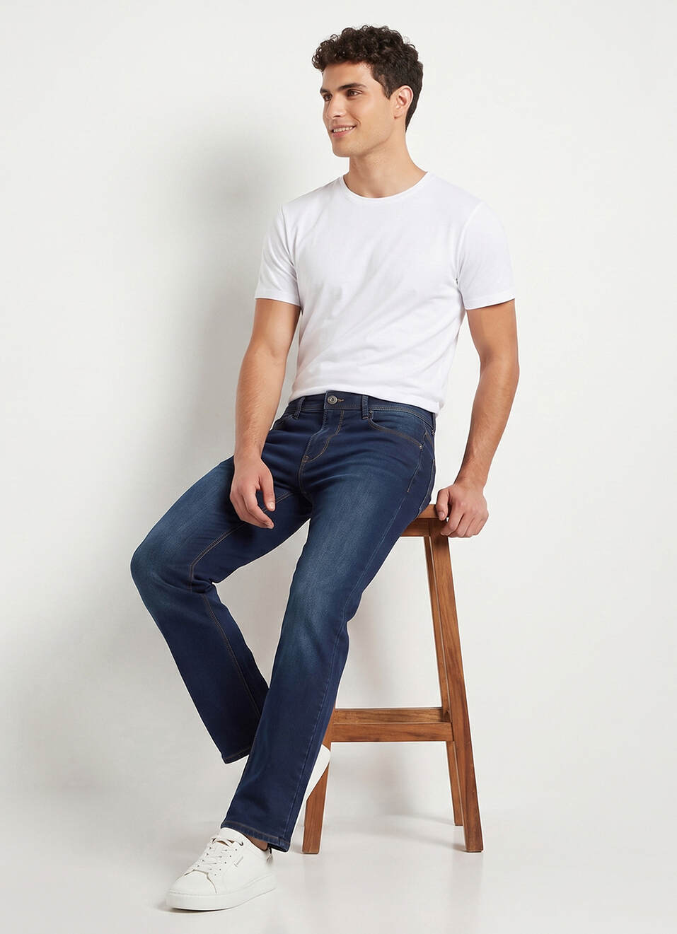 Men Blue Straight Fit Mid Rise Stretchable Jeans, , large image number 1