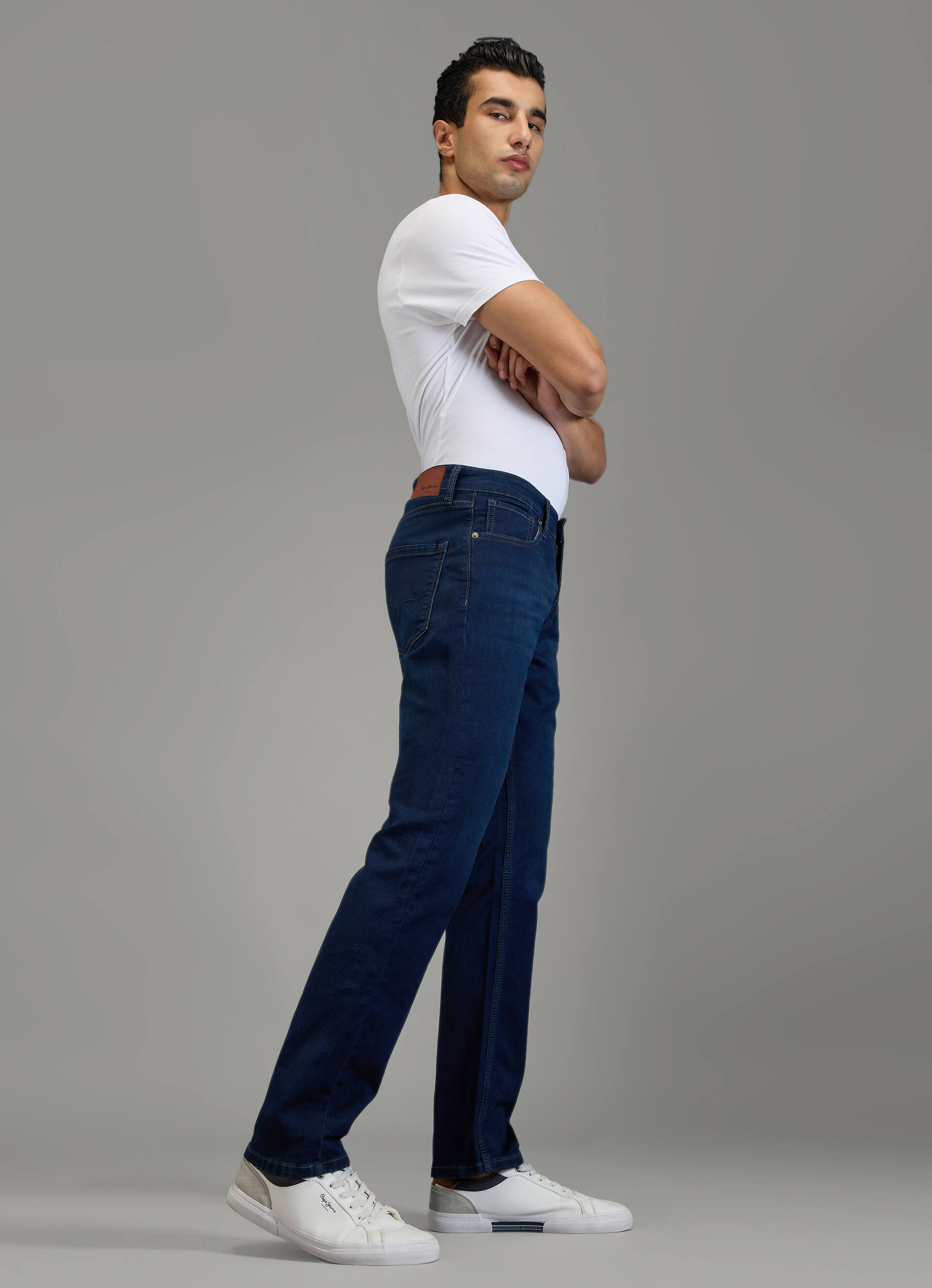Men Black Straight Fit Mid Rise Stretchable Jeans, , large image number 10