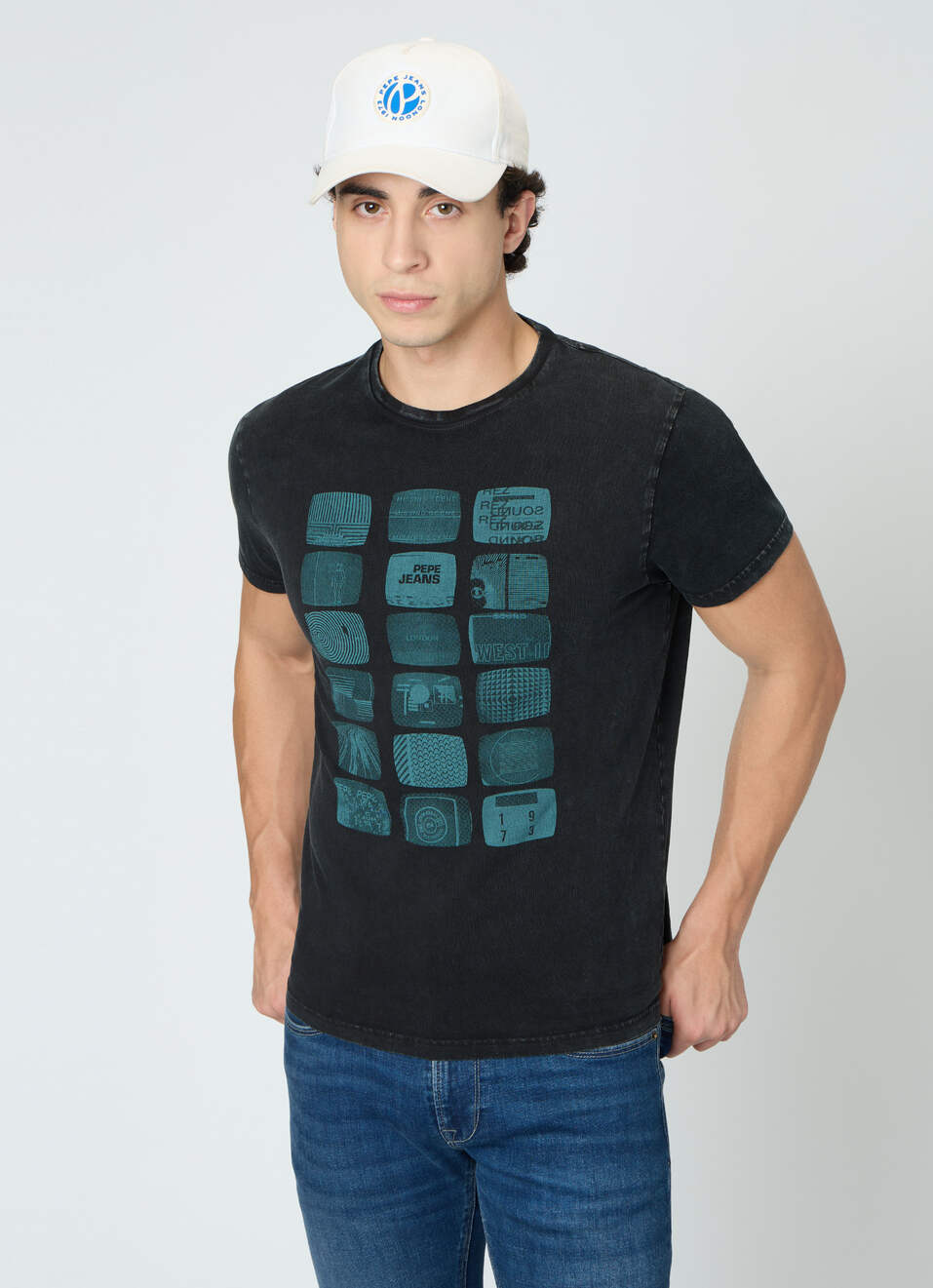 Men Black Graphic Slim Fit T-shirt, , large image number 0