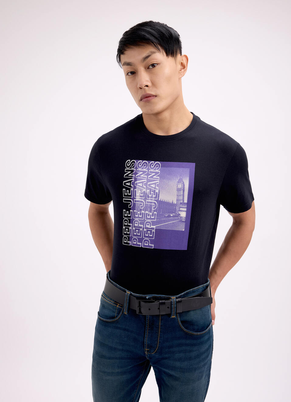 Men Black Photographic Print Short Sleeve T-shirt, , large image number 0