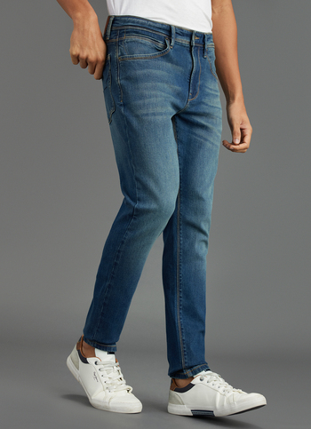 Men Blue Mid Rise Tapered Fit Jeans