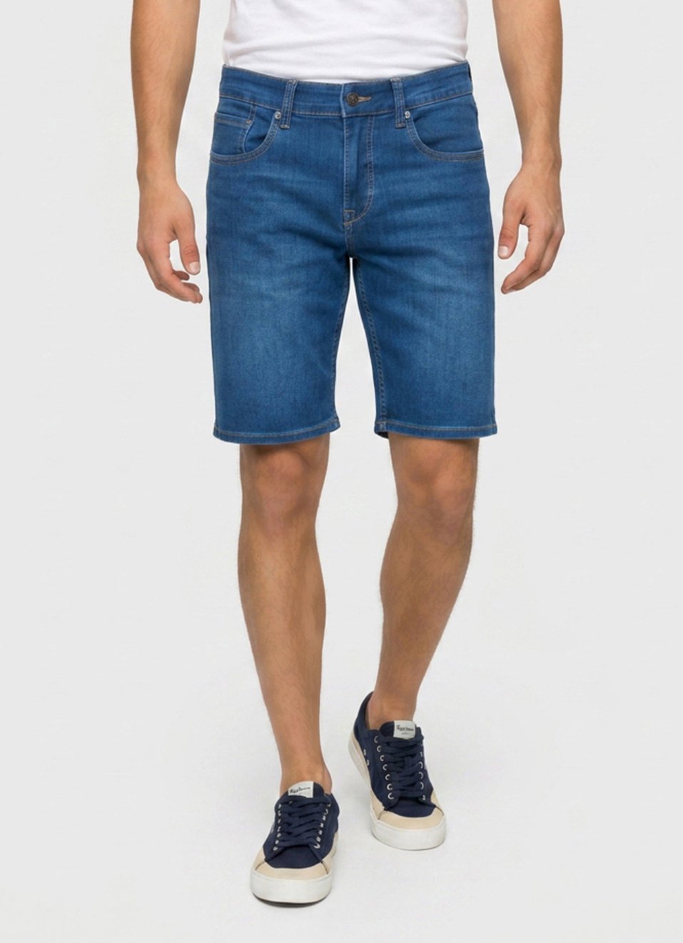 Men Blue Slim Fit Mid Rise Stretchable Denim Shorts, , large image number 2