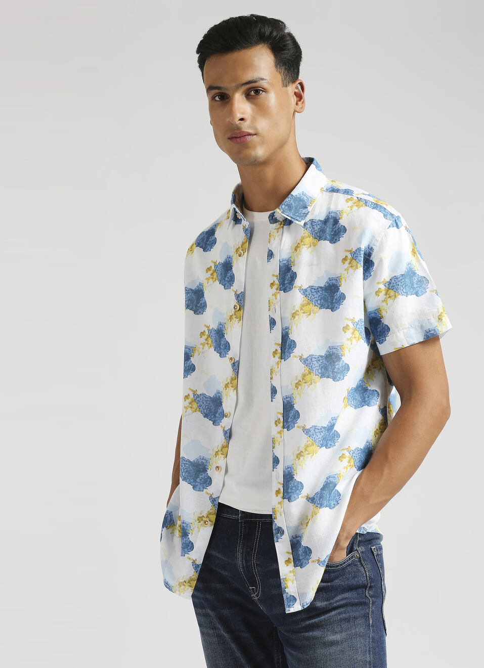 White All Over Print Linen Short Sleeve Shirt, , large image number 0