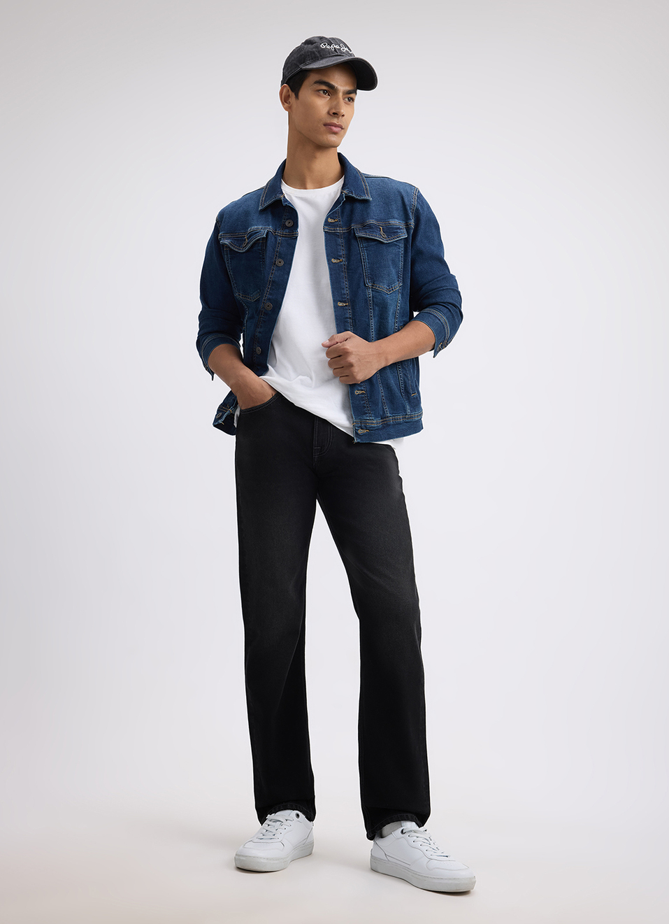 Men Black Straight Fit Mid Rise Jeans, , large image number 1