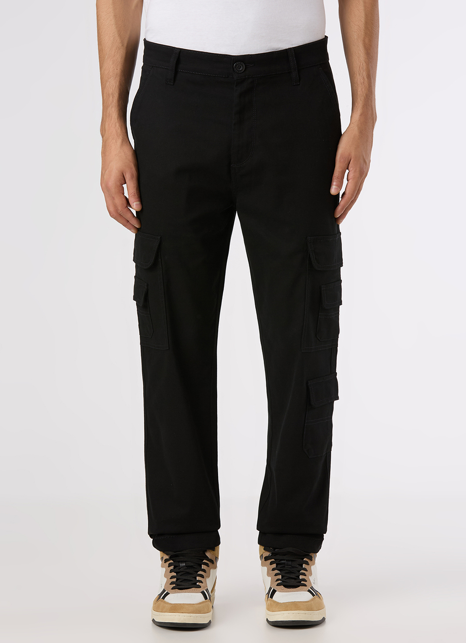 Men Black Multi-pocket Utility Design Cargo Pants, , large image number 1