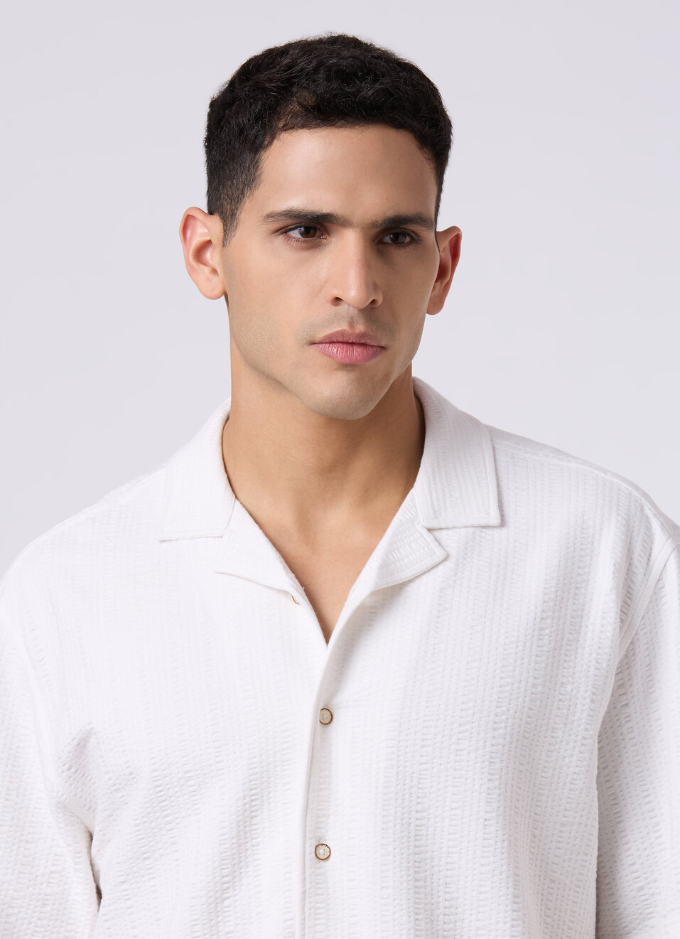 Men White Cuban Collar Short Sleeve Relaxed Fit Shirt, , large image number 4