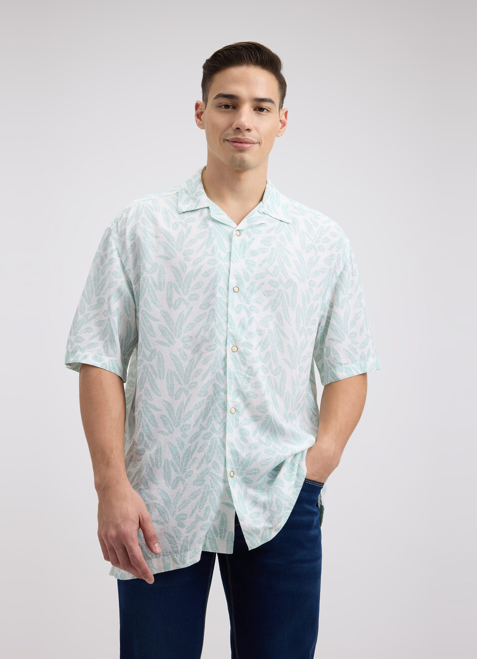 Men Blue Printed Resort Collar Short Sleeve Linen Shirt, , large image number 1