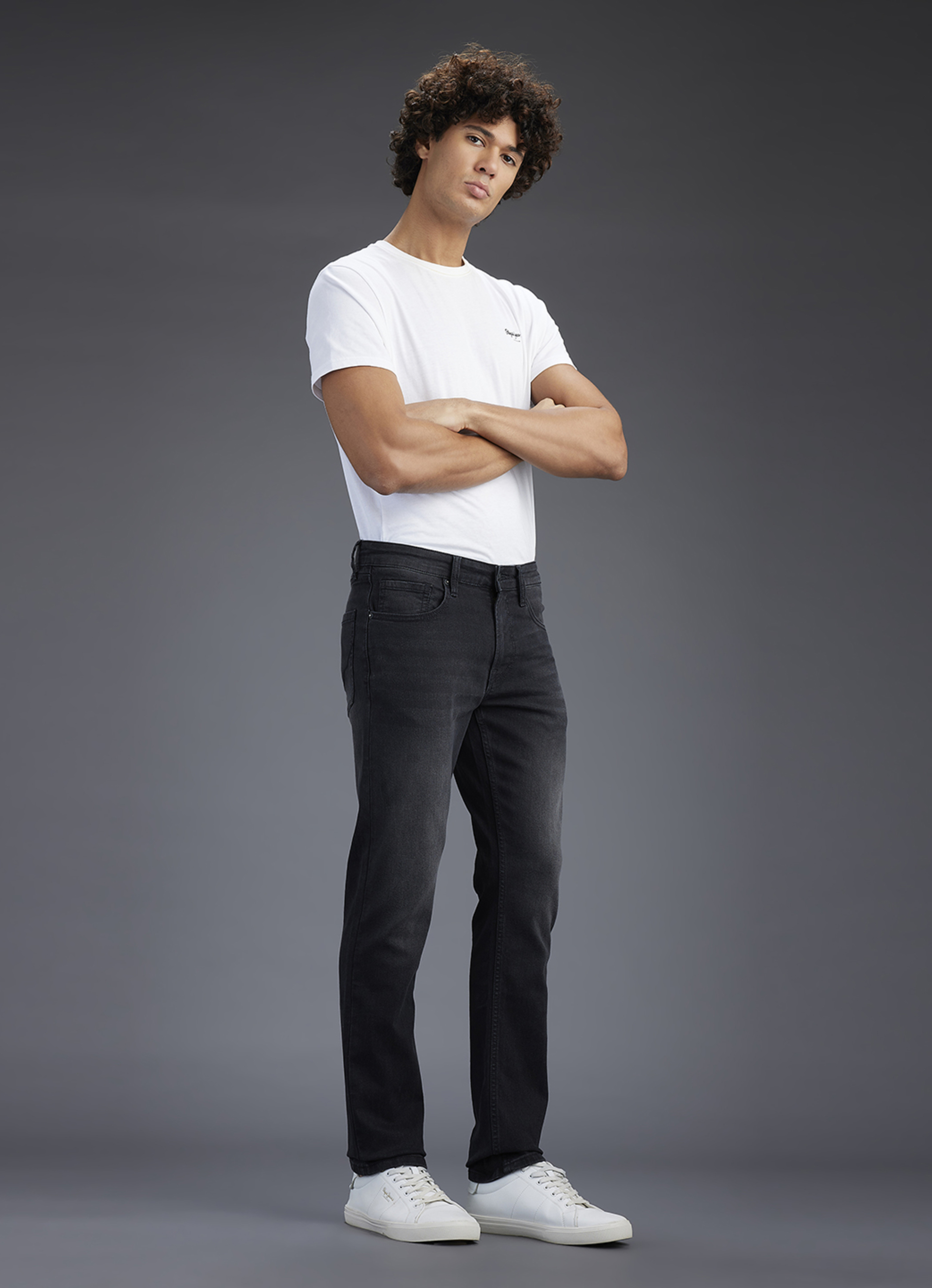 Men Black Slim Fit Mid Rise Stretchable Jeans, , large image number 9