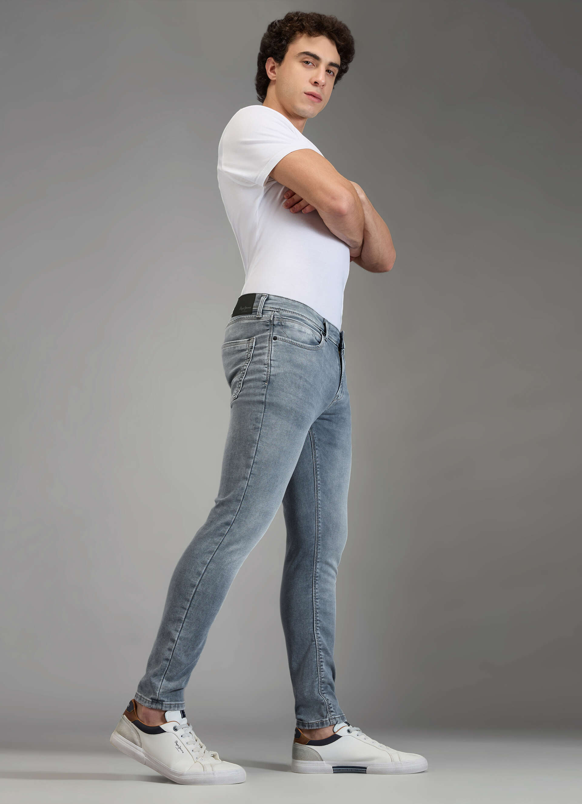 Men Grey Skinny Fit Mid Rise Stretchable Jeans, , large image number 10