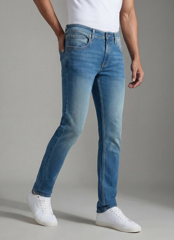 Men Blue Slim Fit Mid Rise Jeans 