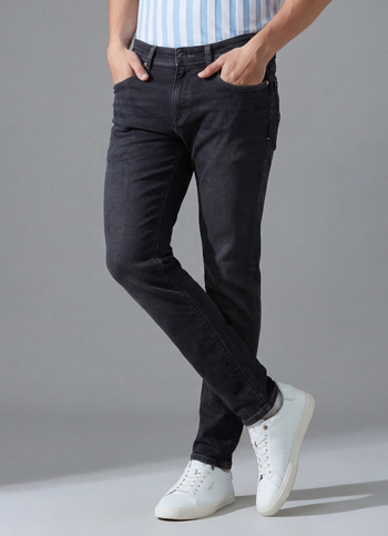 Men Black Skinny Fit Ankle-length Powerflex Jeans