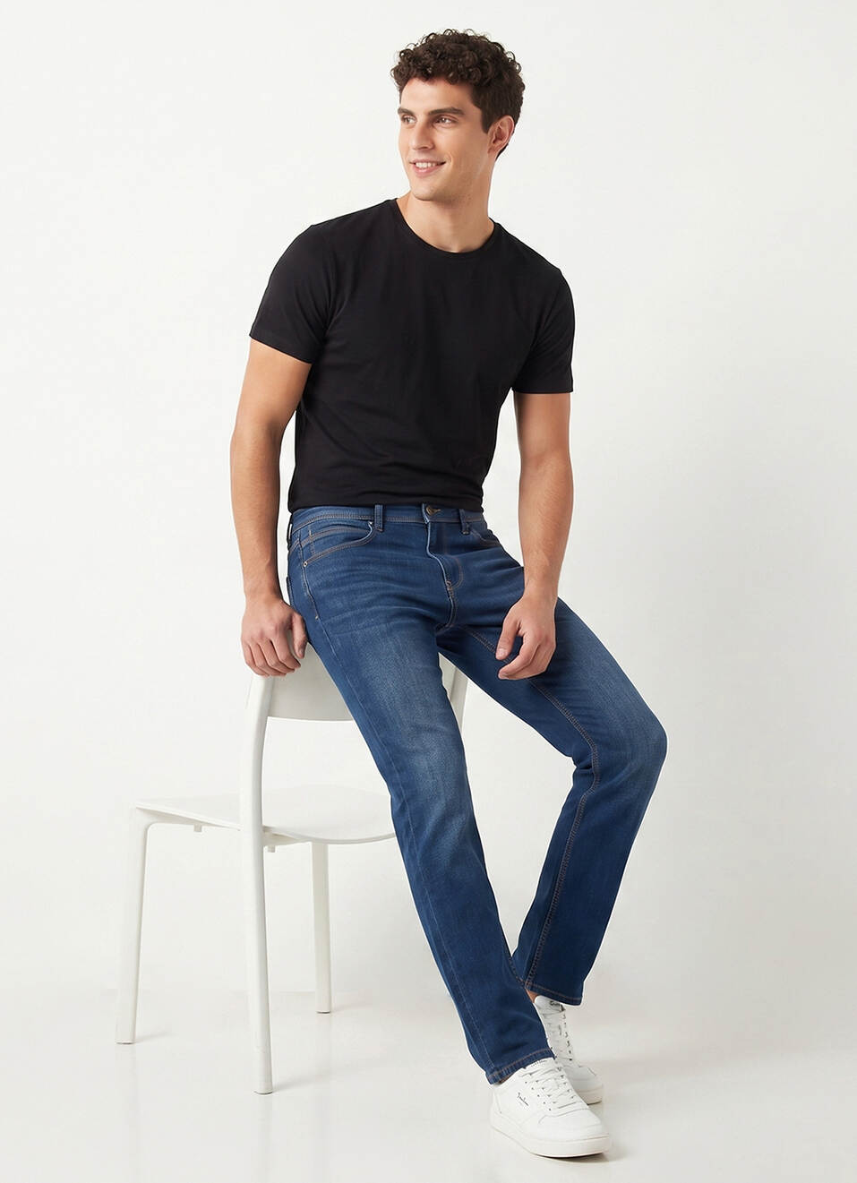 Men Blue Straight Fit Mid Rise Stretchable Jeans, , large image number 1