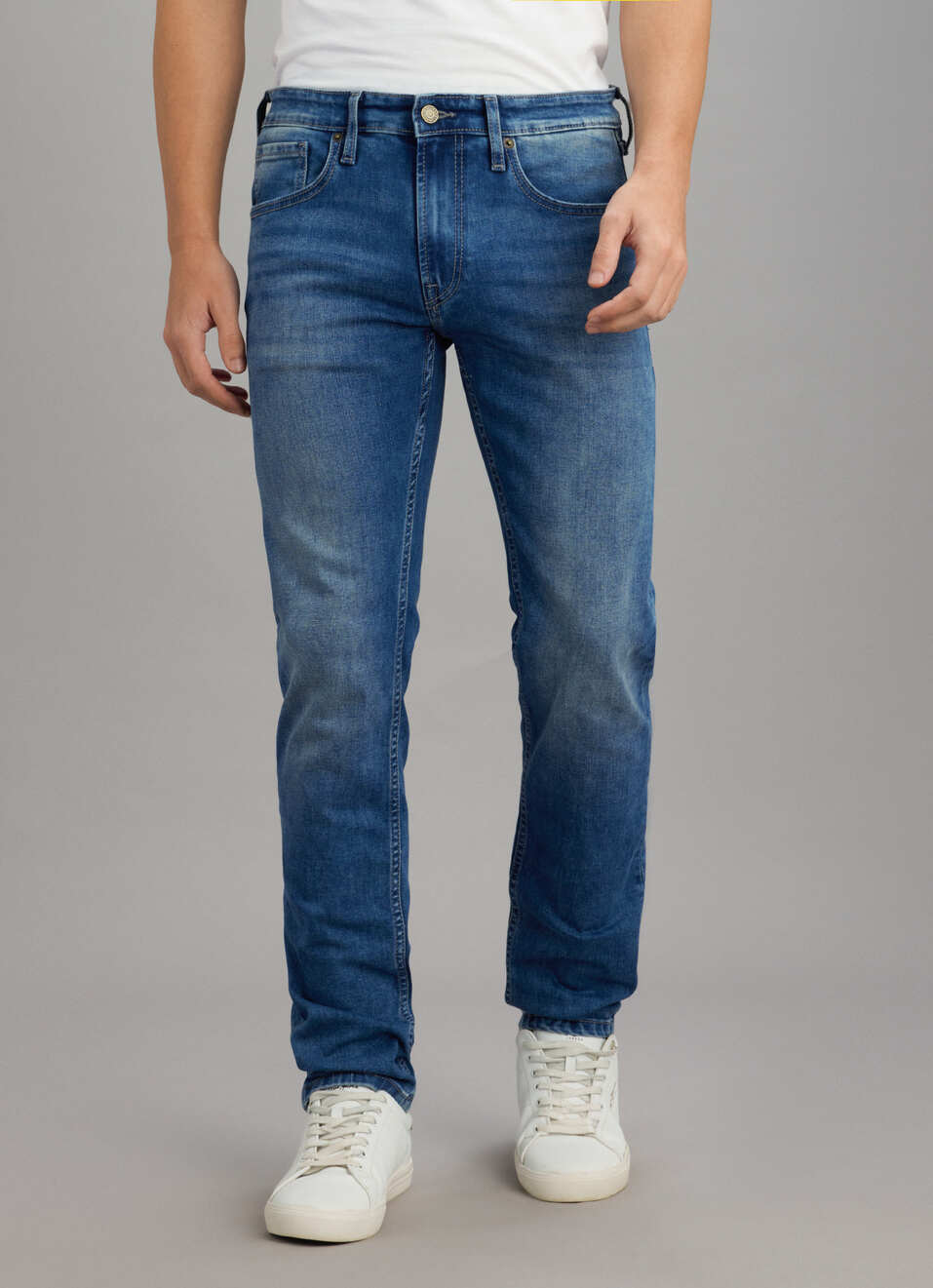Men Blue Slim Fit Mid Rise Stretchable Jeans, , large image number 0