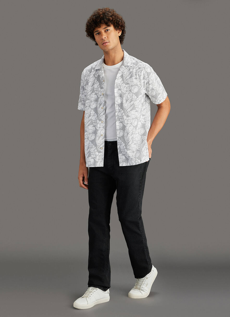Men Grey Printed Relaxed Fit Resort Collar Shirt, , large image number 2