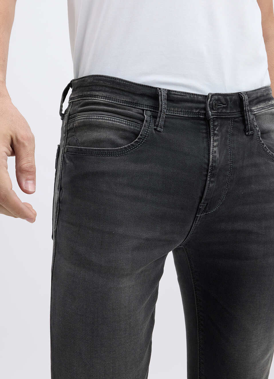 Men Black Mid Rise Tapered Gymindigo Jogger Like Jeans, , large image number 4